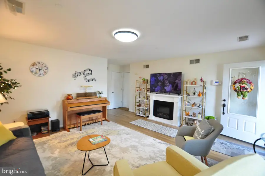 137 Sunflower Dr, Hagerstown, MD 21740 - Image #3