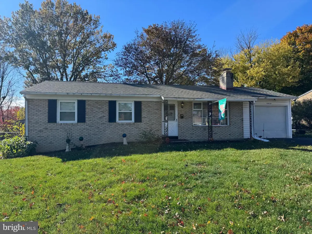 10810 Rosewood Dr, Hagerstown, MD 21740 - Image #1