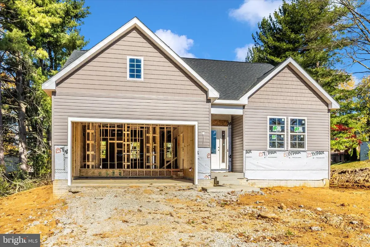 18218 Summerlin Dr, Hagerstown, MD 21740 - Image #1