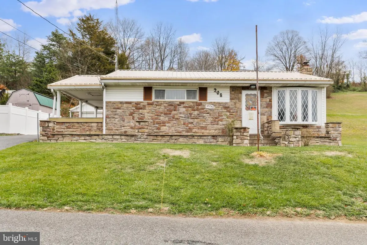 208 Fulton St, Hancock, MD 21750 - Image #1