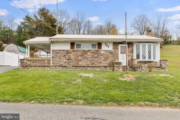 208 Fulton St, HANCOCK, MD 21750