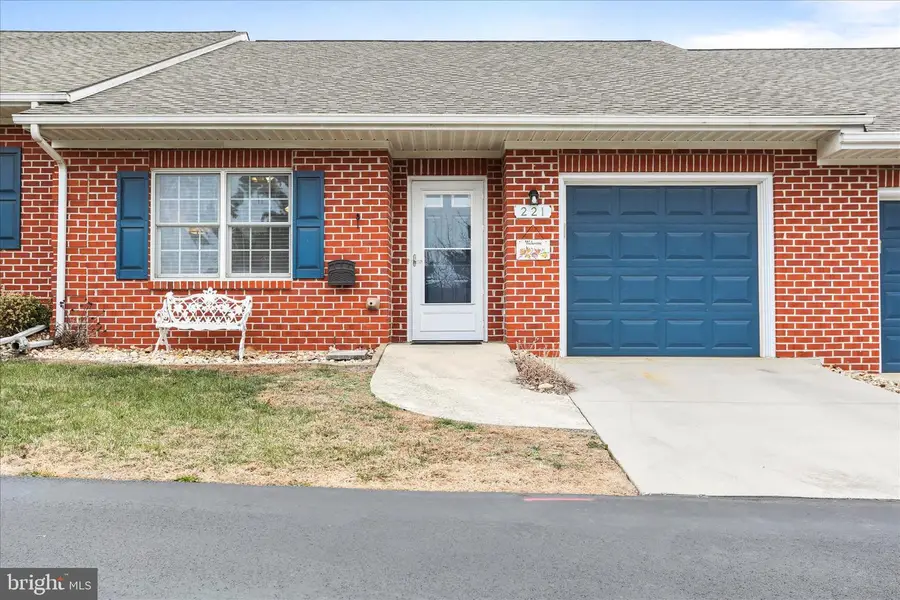 221 Sunbrook Ln #73, Hagerstown, MD 21742 - Image #2