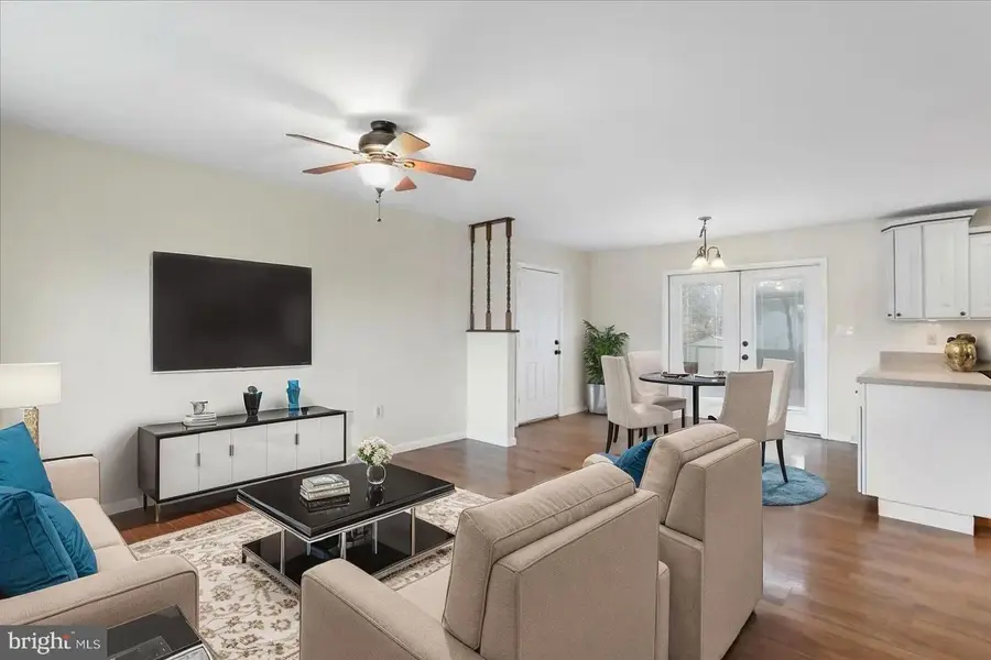 1349 Cedarwood Dr, Hagerstown, MD 21742 - Image #2