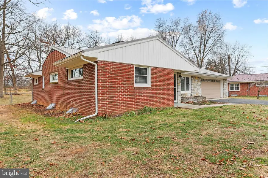 19734 Longmeadow Rd, Hagerstown, MD 21742 - Image #2