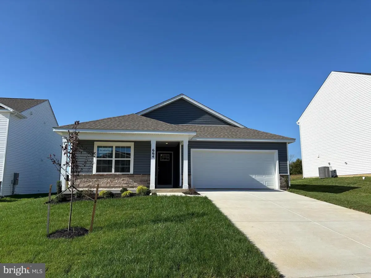 652 Armstrong Ave, Hagerstown, MD 21740 - Image #1