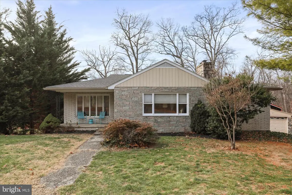 9714 Crystal Falls Dr, Hagerstown, MD 21740 - Image #1