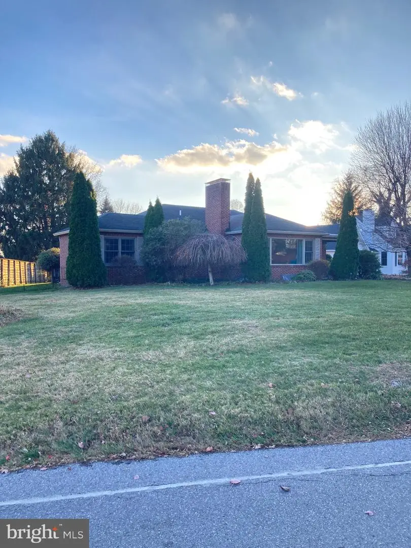 18807 Crofton Rd, Hagerstown, MD 21742 - Image #2