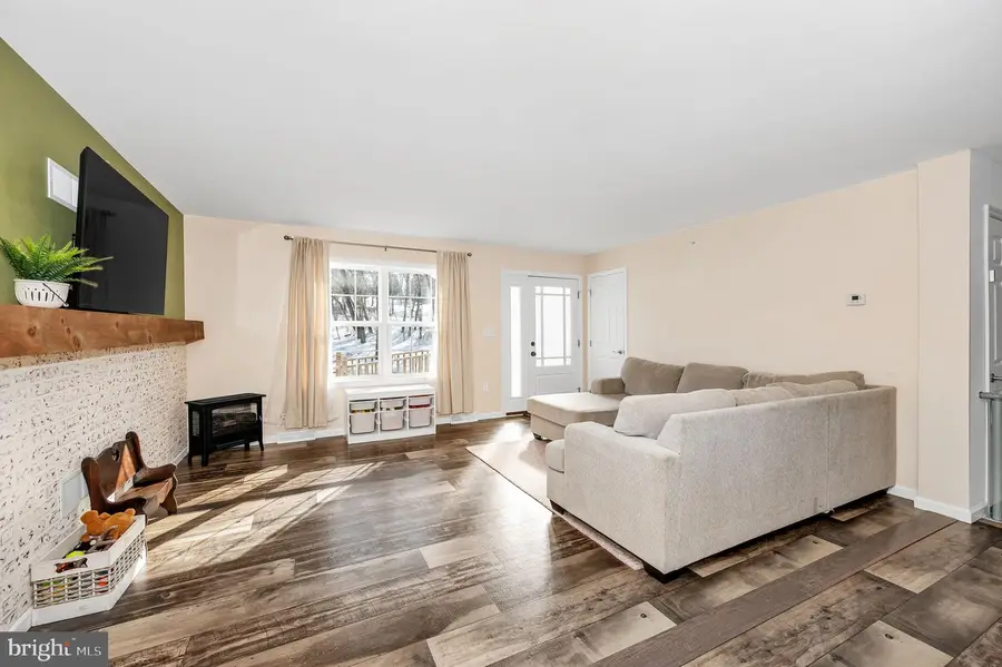 18 Mount Vernon Dr, Keedysville, MD 21756 - #2