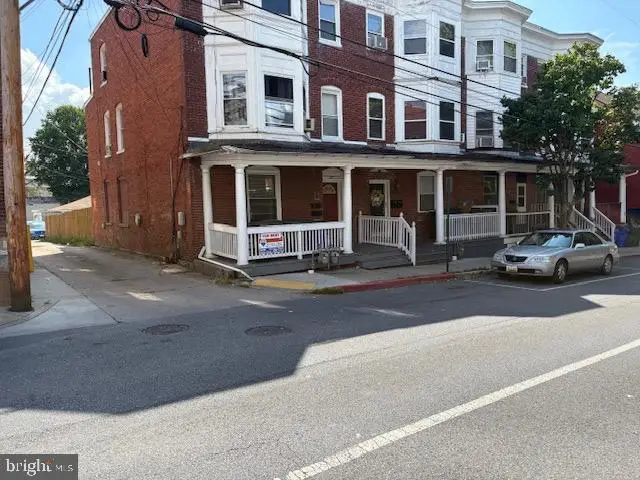 422 N Locust St, Hagerstown, MD 21740 - #2