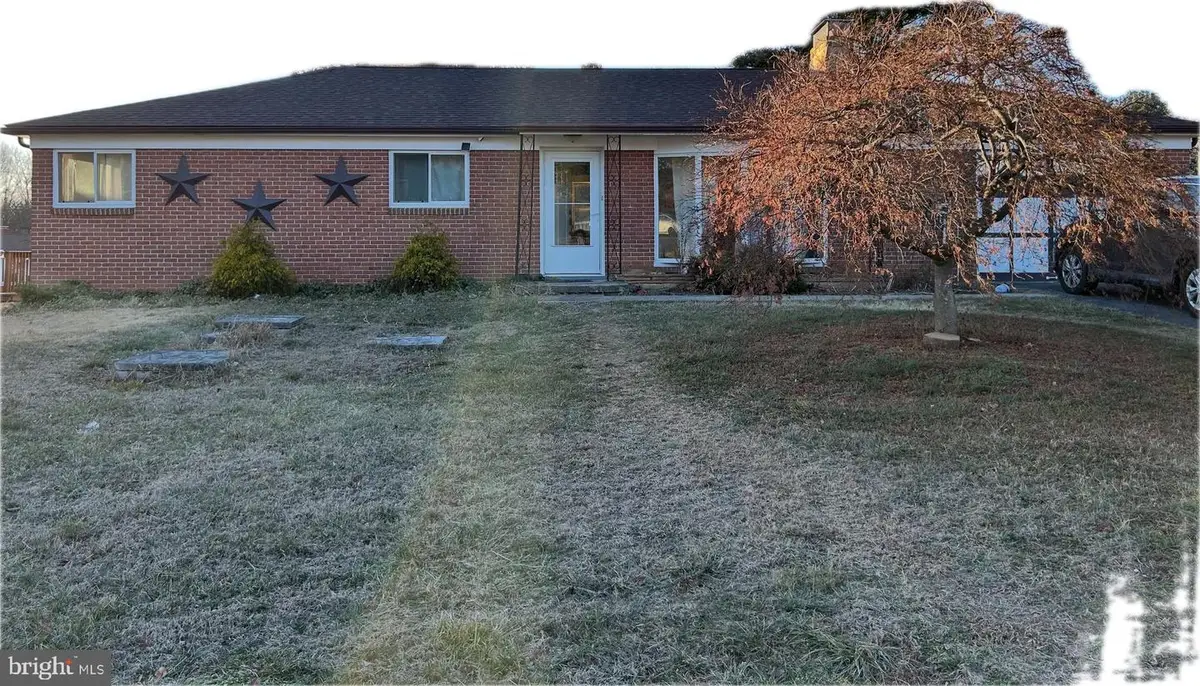 11812 Robinwood Dr, Hagerstown, MD 21742 - Image #1