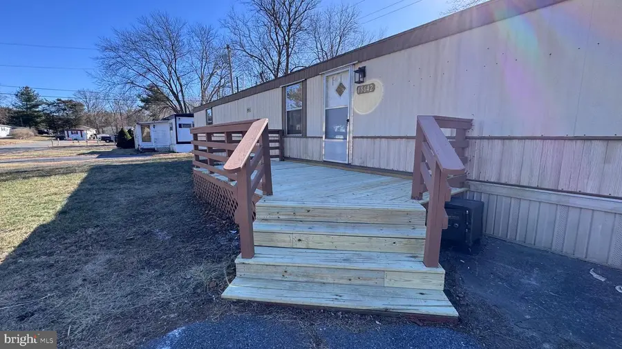 15642 Deer Lodge Dr, Hagerstown, MD 21740 - Image #2