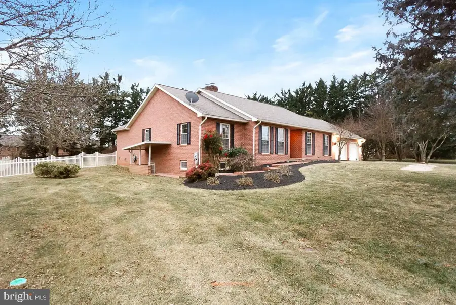 17903 Bluebell Ct, Hagerstown, MD 21740 - Image #2