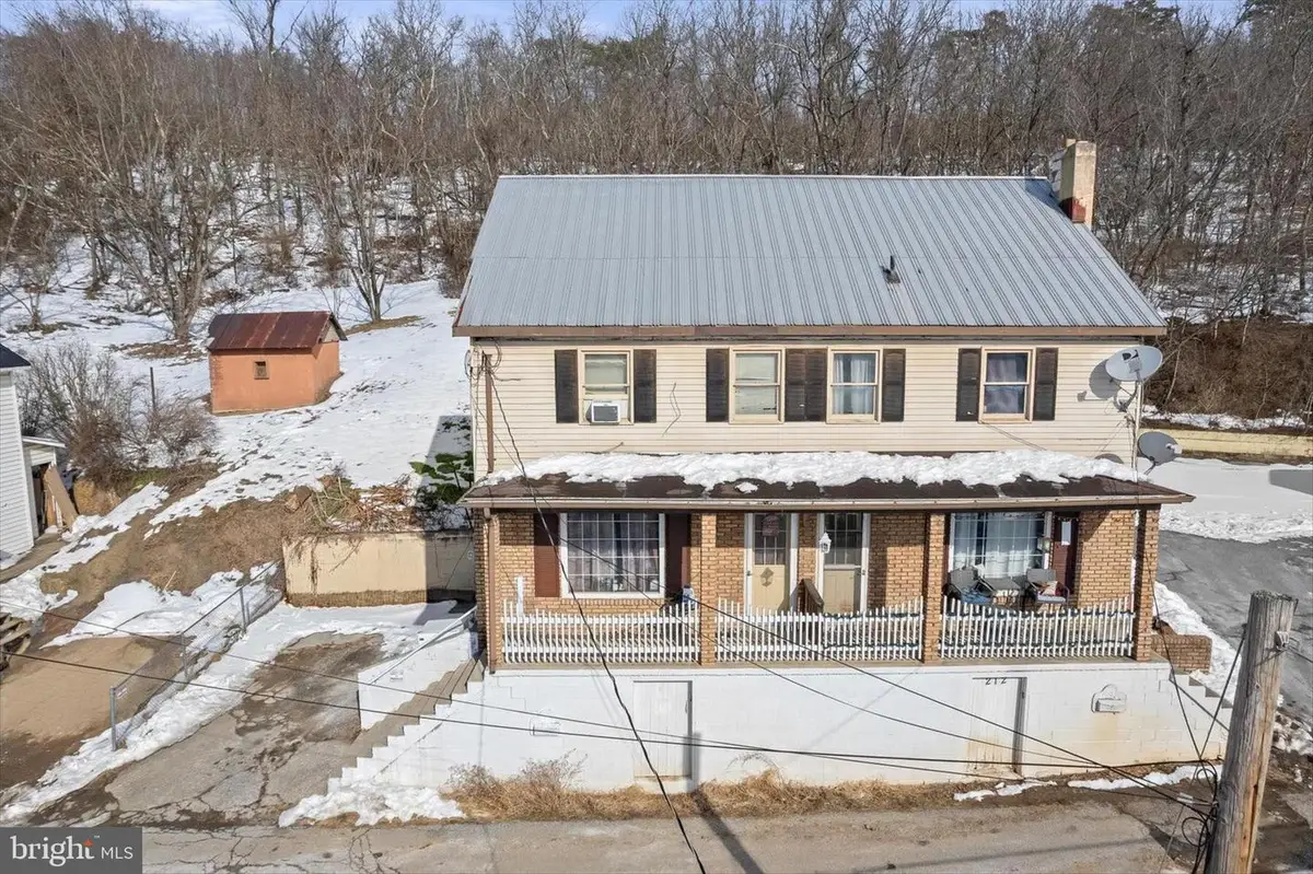 212 Terrace St, Hancock, MD 21750 - #1