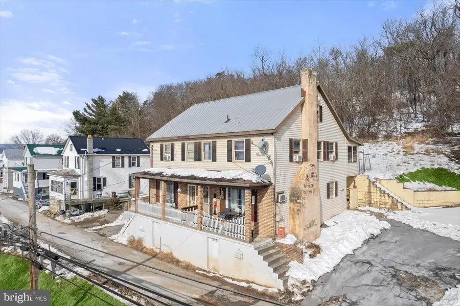 212 Terrace St, Hancock, MD 21750 - #3