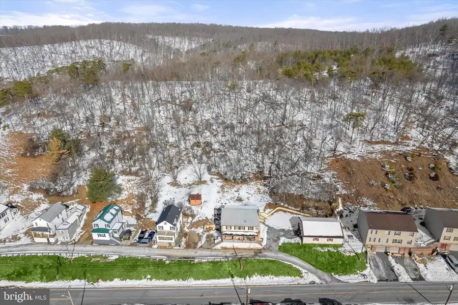 212 Terrace St, Hancock, MD 21750 - #3