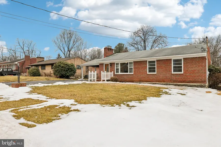 217 Woodpoint Ave, Hagerstown, MD 21740 - #2