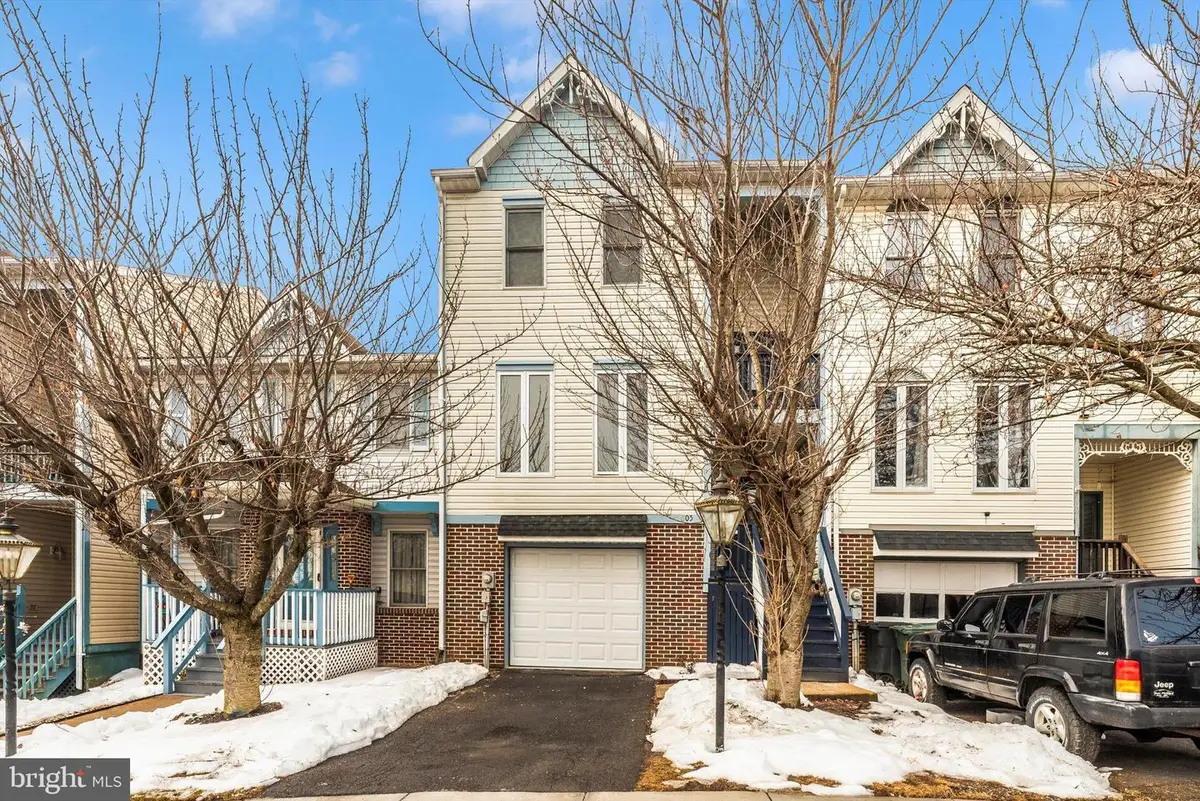 605 Knightsbridge Dr, Hagerstown, MD 21740 - #1