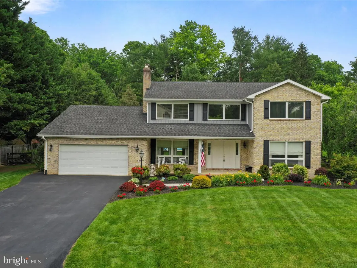 11025 Eastwood Dr, Hagerstown, MD 21742 - #1