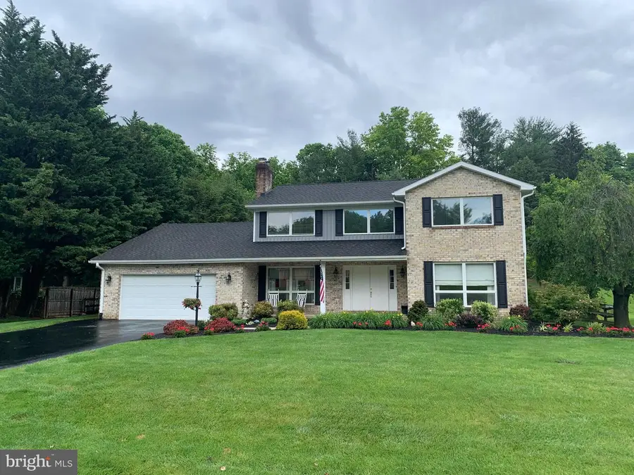 11025 Eastwood Dr, Hagerstown, MD 21742 - #2