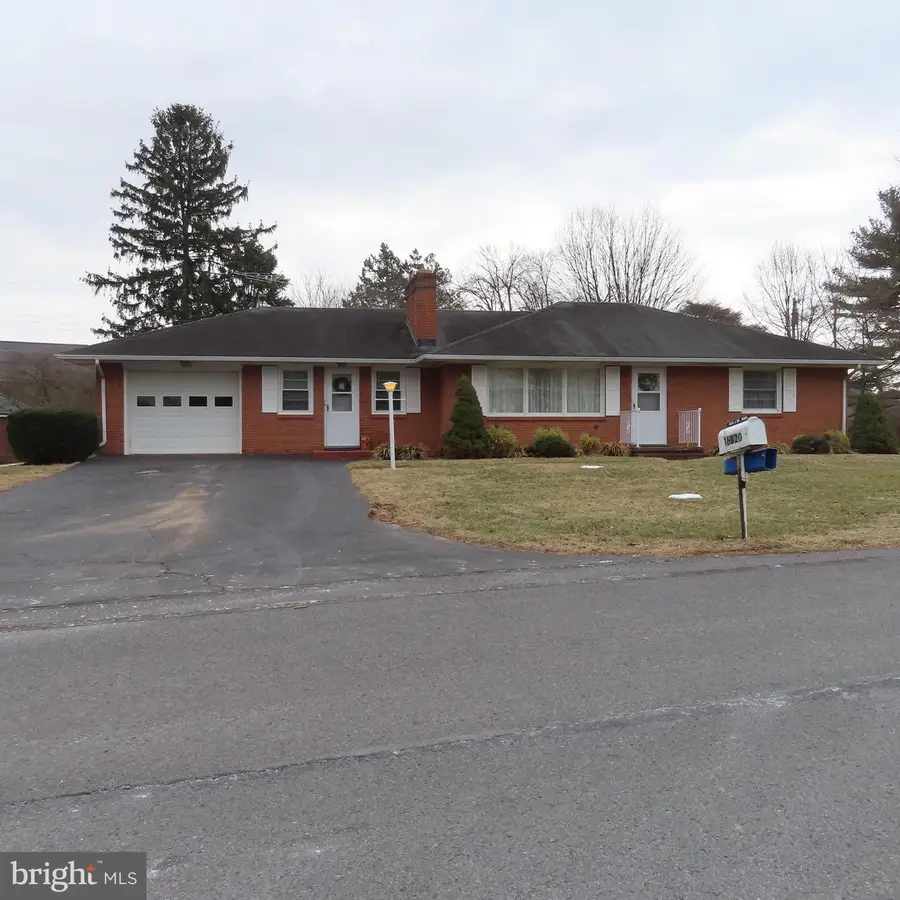 16820 Petmar Cir, Hagerstown, MD 21742 - #2