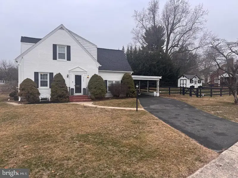 329 E Irvin Ave, Hagerstown, MD 21742 - #1