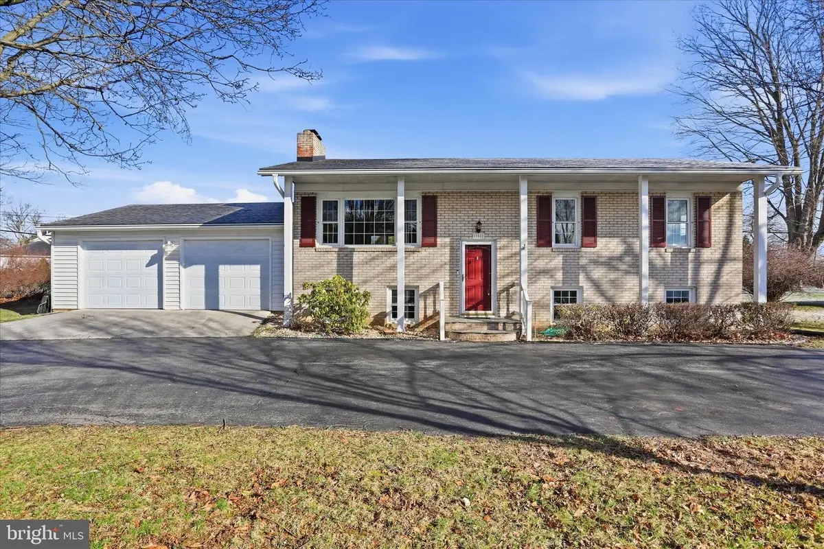 19022 Longmeadow Rd, Hagerstown, MD 21742 - #1