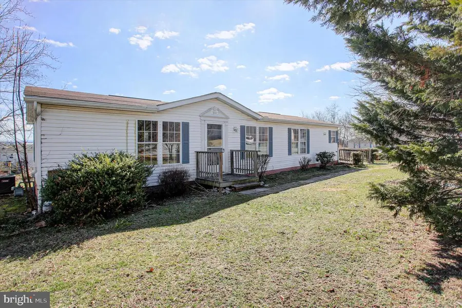 11906 Heather Dr, Hagerstown, MD 21740 - #2