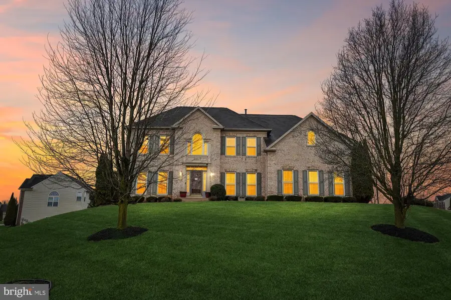 13827 Kialani Dr, Hagerstown, MD 21742 - #2