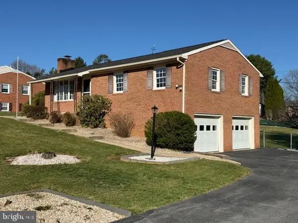 18360 Woodside Dr, HAGERSTOWN, MD 21740