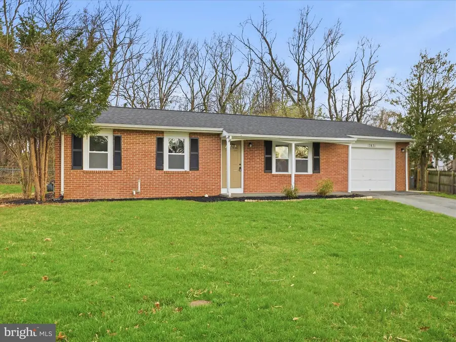 17821 Greentree Ln, Hagerstown, MD 21740 - #2