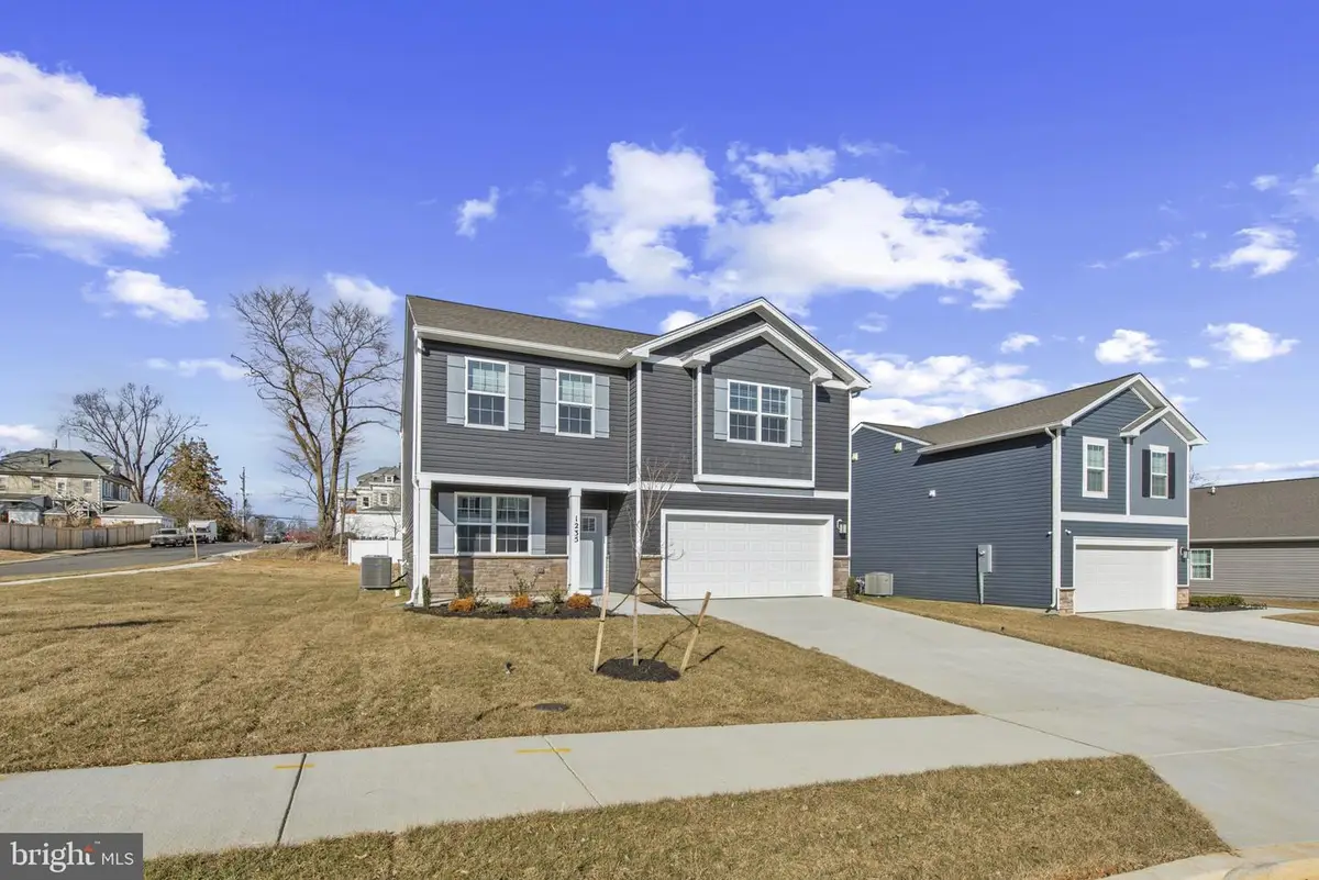 648 Armstrong Ave, Hagerstown, MD 21740 - #1