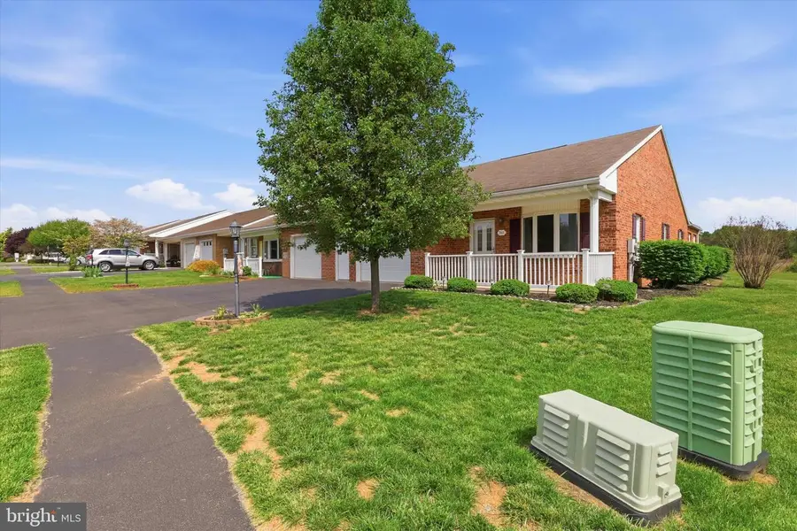341 Winding Oak Dr, Hagerstown, MD 21740 - #2