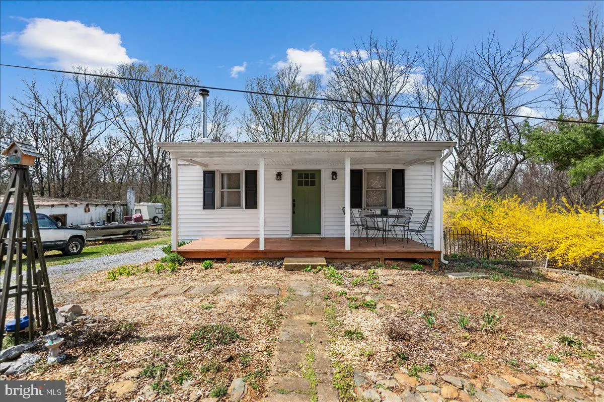 8034 Avis Mill Rd, Williamsport, MD 21795 - #1