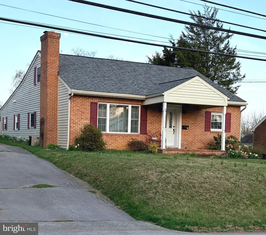 425 S Artizan St, Williamsport, MD 21795 - #2