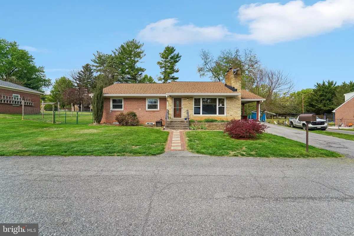 11910 Wesley Dr, Hagerstown, MD 21742 - #1