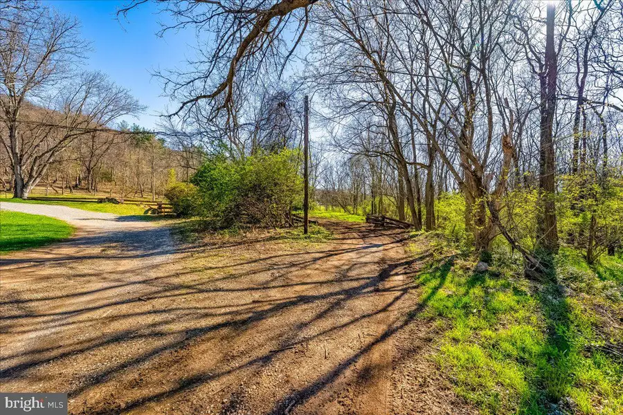 19133 Geeting Rd, Keedysville, MD 21756 - #3