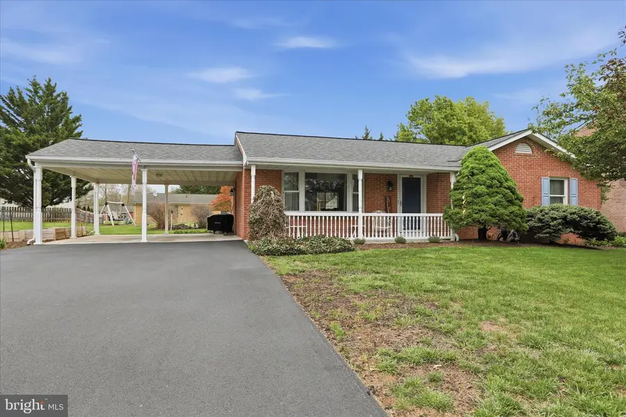 9 Dartmouth Dr, Hagerstown, MD 21742 - #3