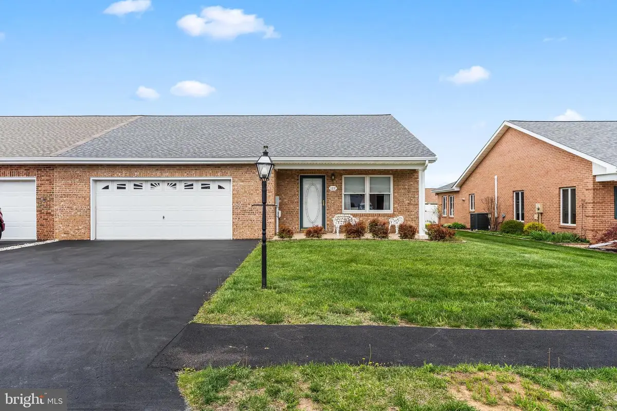 122 Southern Oak Dr, Hagerstown, MD 21740 - #1
