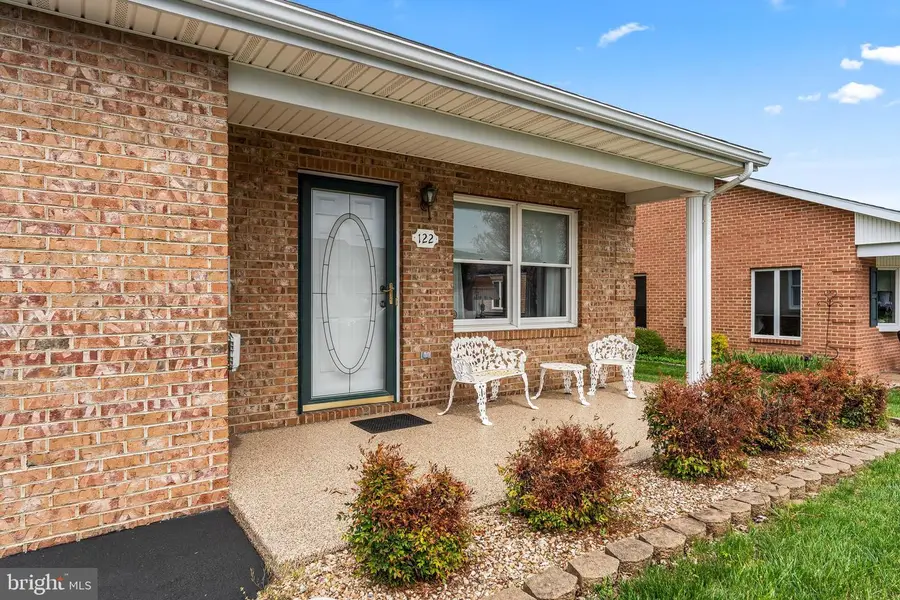 122 Southern Oak Dr, Hagerstown, MD 21740 - #2