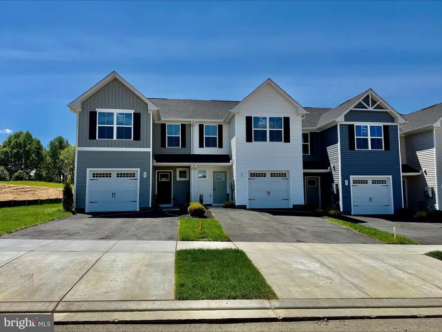 65 Breckenridge Dr, Hagerstown, MD 21740 - #2