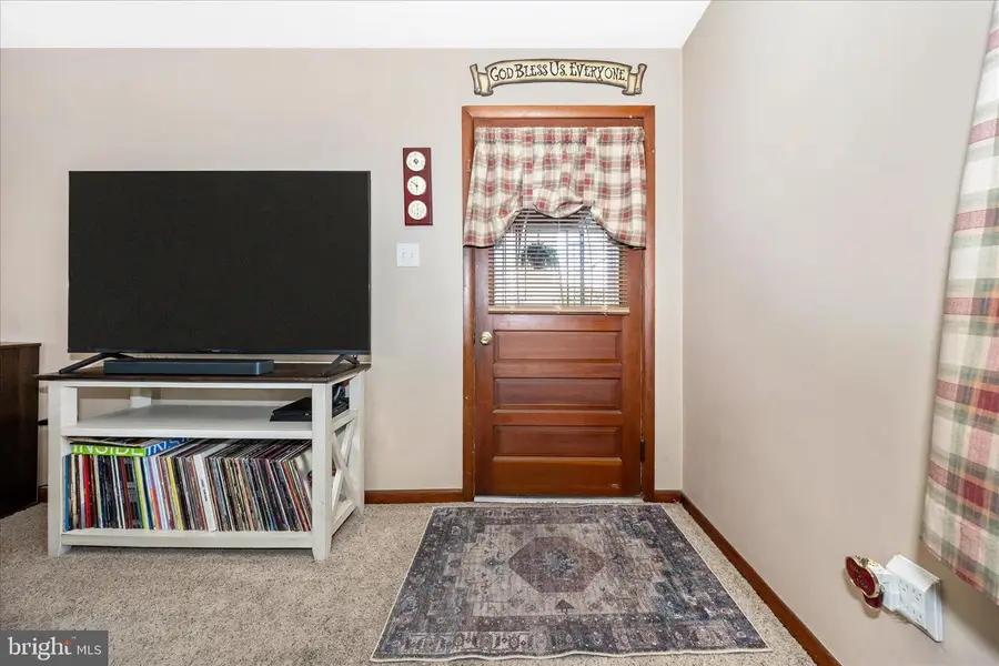 3 E Chestnut St, Funkstown, MD 21734 - #2