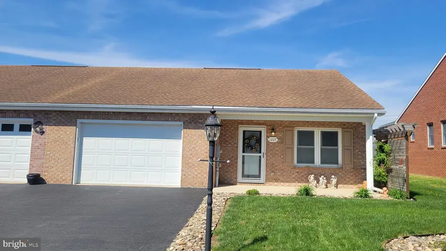 1227 Grand Legacy Dr, Hagerstown, MD 21740 - #2