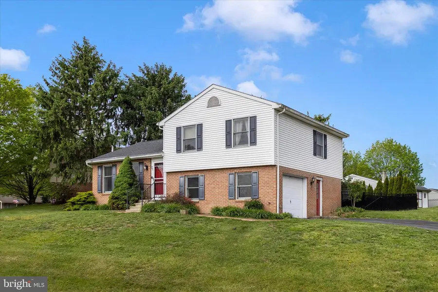 21 Carriage Hill Dr, Hagerstown, MD 21742 - #2