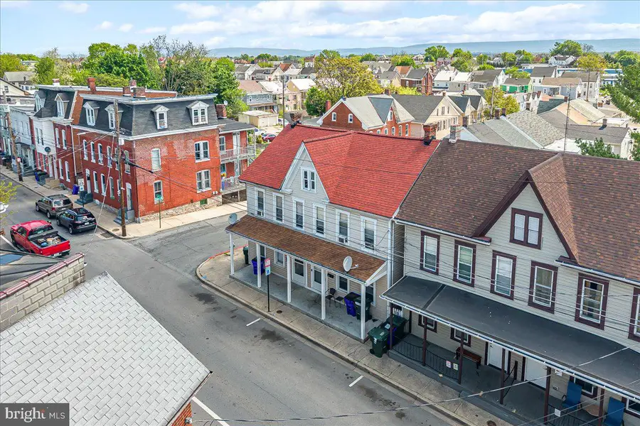 328 Locust St, Hagerstown, MD 21740 - #3