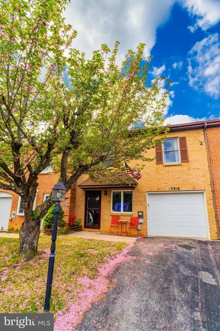 17916 Clubhouse Dr, Hagerstown, MD 21740 - #2
