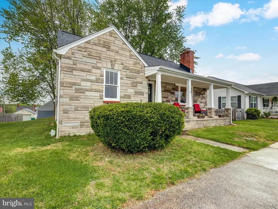 25 Young Ave, Boonsboro, MD 21713 - #3