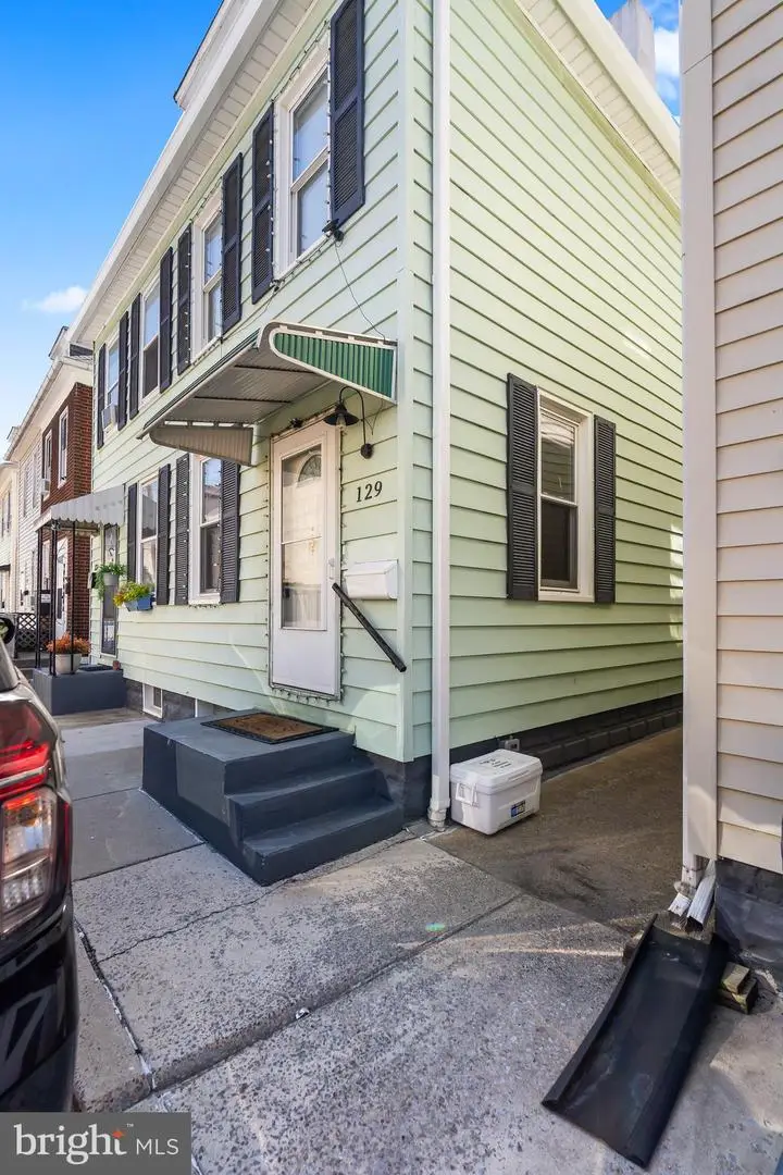 129 Mccomas St, Hagerstown, MD 21740 - #1