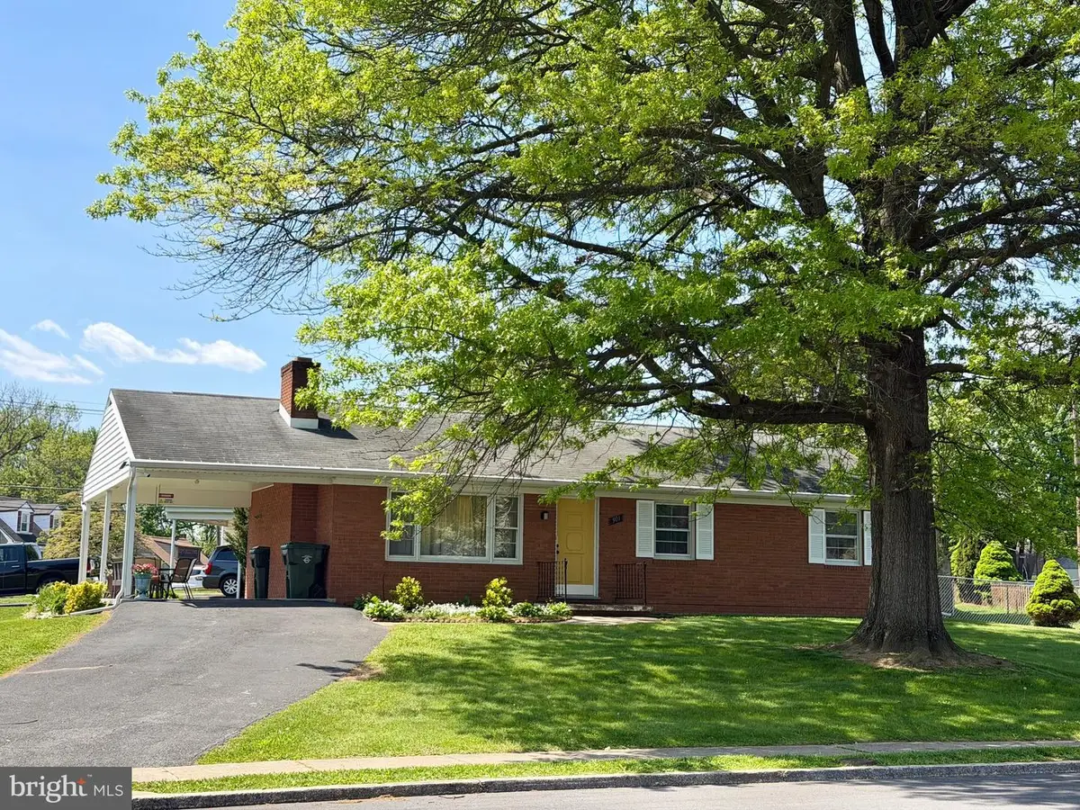 901 Noland Dr, Hagerstown, MD 21740 - #1