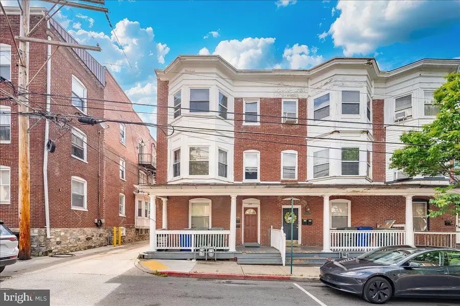 422 N Locust St, Hagerstown, MD 21740 - #2