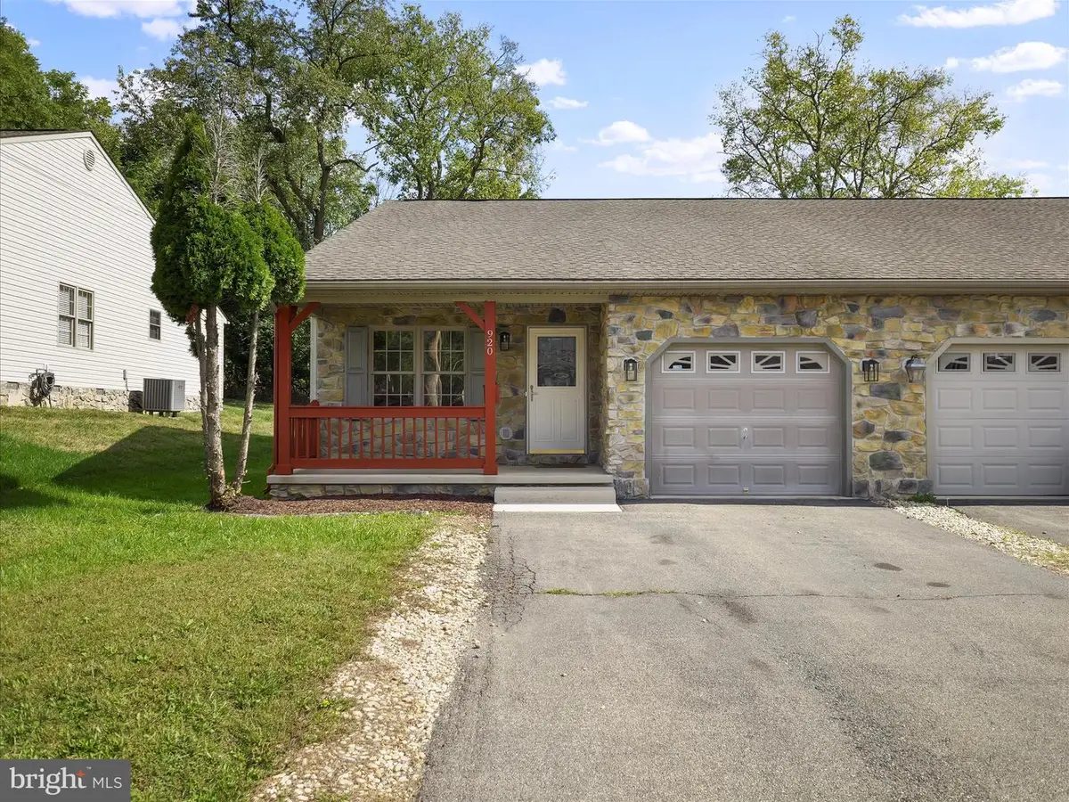 920 Frederick St, Hagerstown, MD 21740 - #1